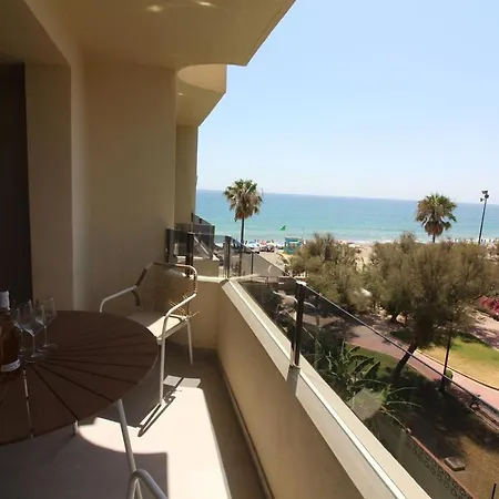 Apartment 121- Beachfront With Views,