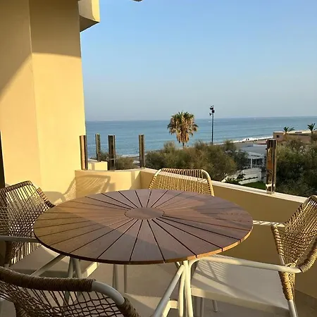 121- Beachfront With Views, Fuengirola