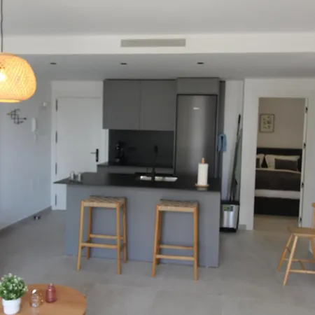 121- Beachfront With Views, Apartment