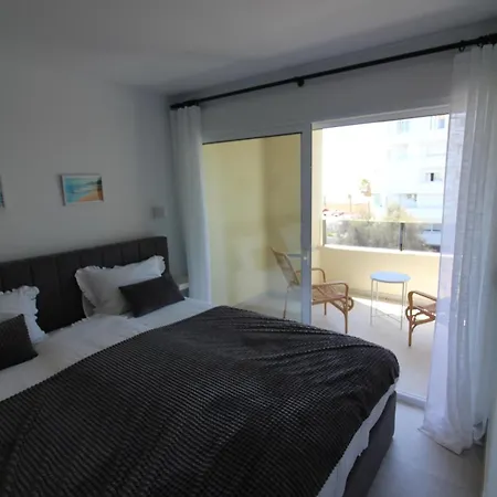 121- Beachfront With Views, Apartment Fuengirola