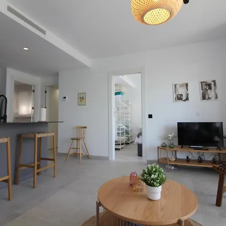 121- Beachfront With Views, Apartment *